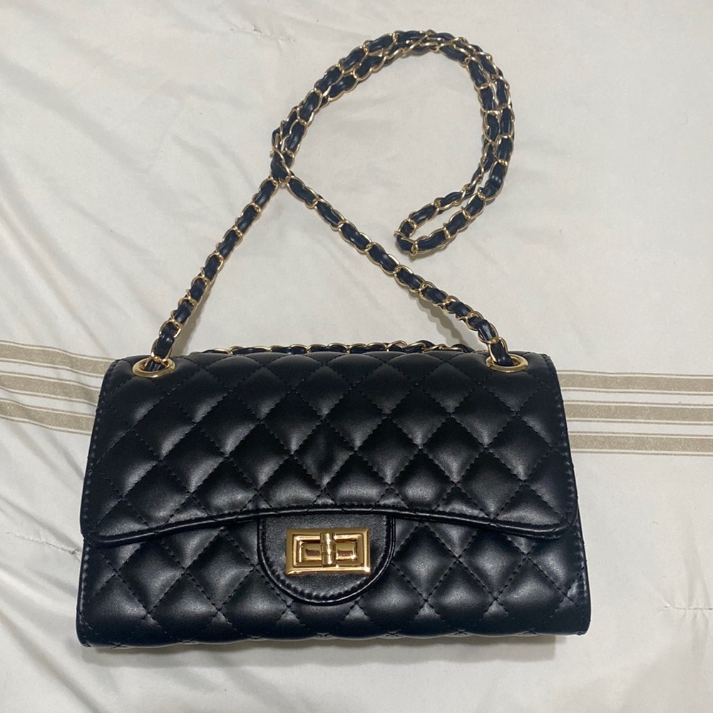 Black chain shoulder bag